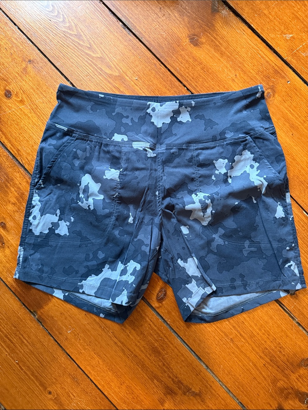 Mountain Hardwear Women's Blue Camo Athletic Shorts